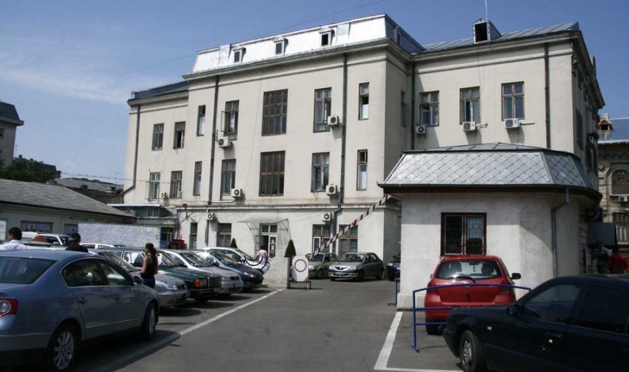 Vezi aici lista completă a maşinilor pe bani publici!