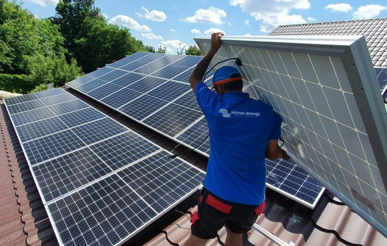 Programul "Casa Verde Fotovoltaice", suspendat din cauza unei reclamații