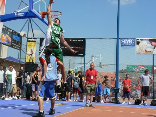 Start în campionatul de streetball