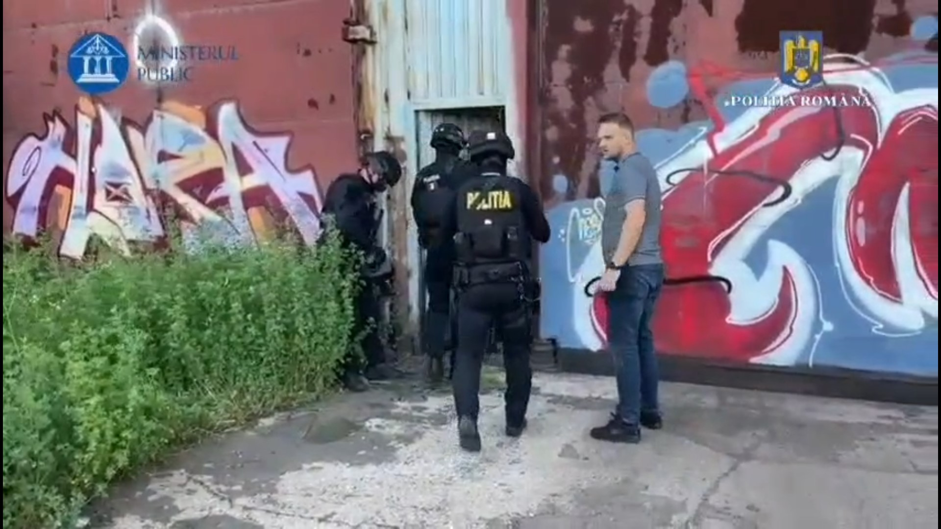 Tun de 500.000 de euro, dat de un grup de gălățeni. Percheziții în mai multe județe