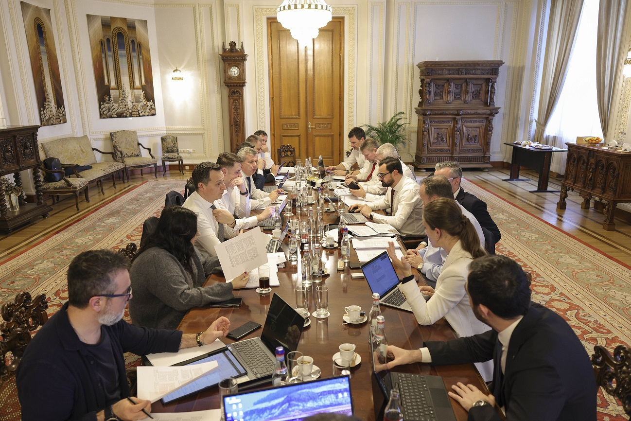 Liderii politici continuă negocierile pentru reducerea deficitului bugetar