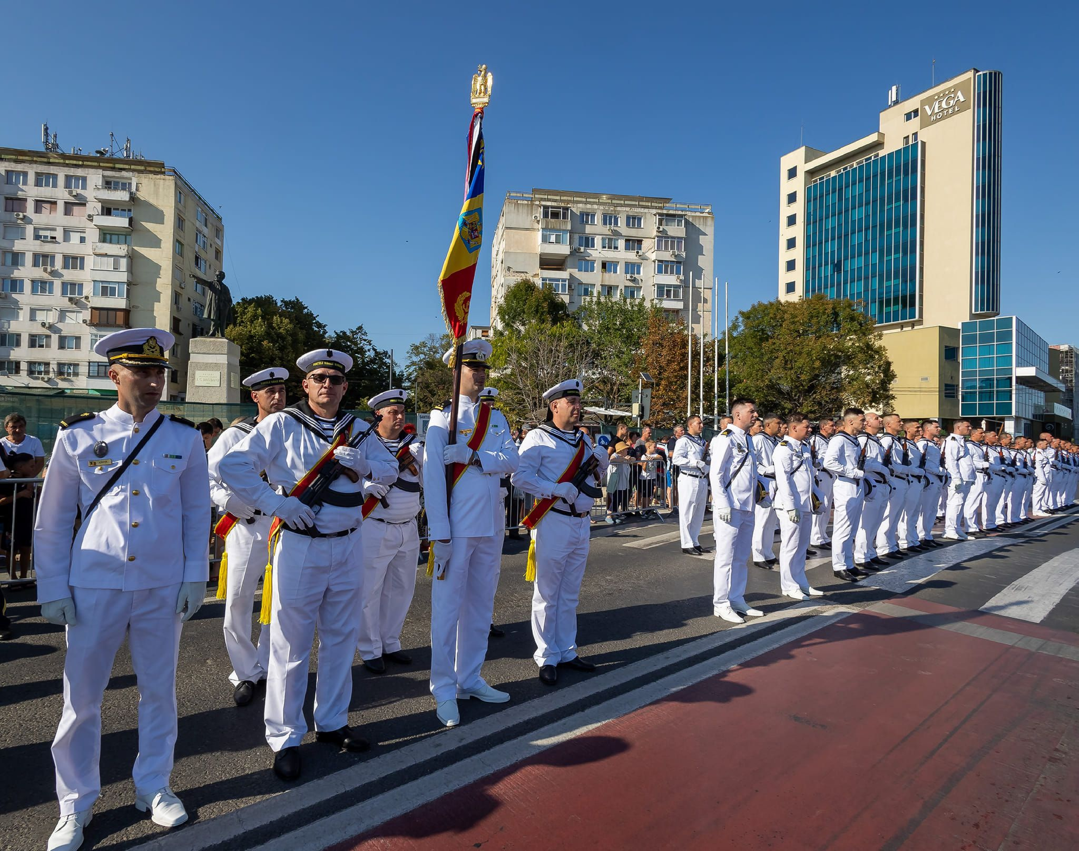 De Ziua Marinei, ceremonii și paradă navală la Galaţi