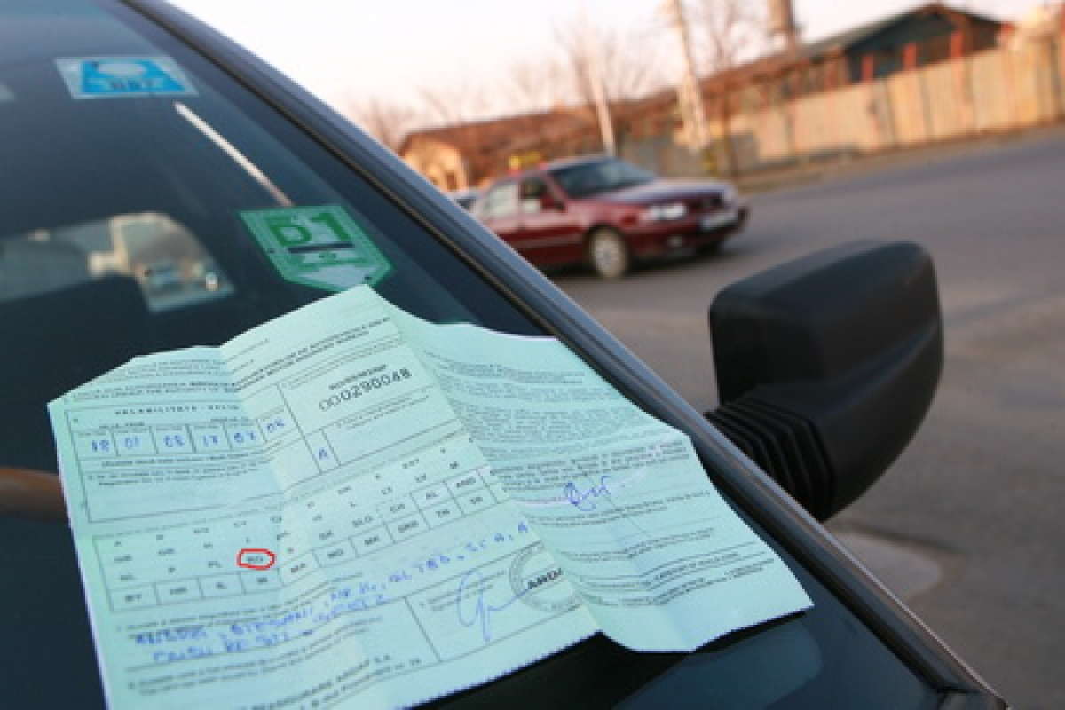 Șofer fără permis, urmărit prin două sate