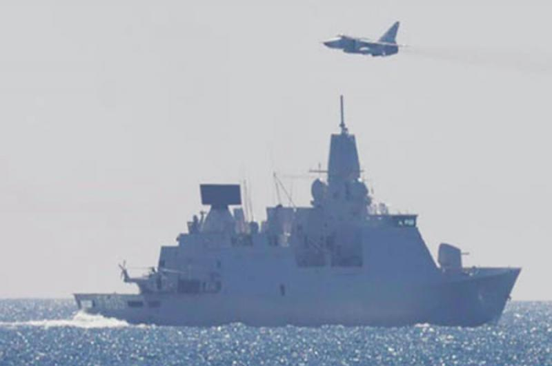 Fregată olandeză, hărțuită de aviația rusă