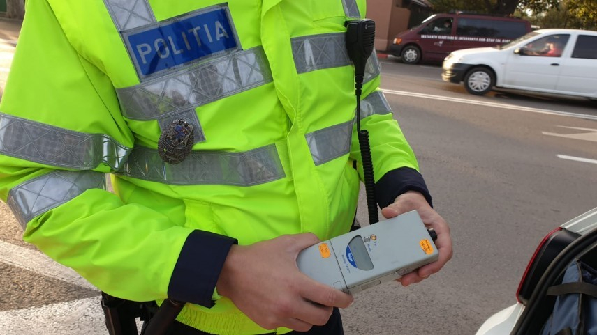 Cu damf de alcool, la volan