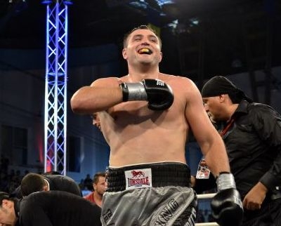 Boxerul gălăţean Cristian Ciocan l-a învins pe americanul Kevin Johnson