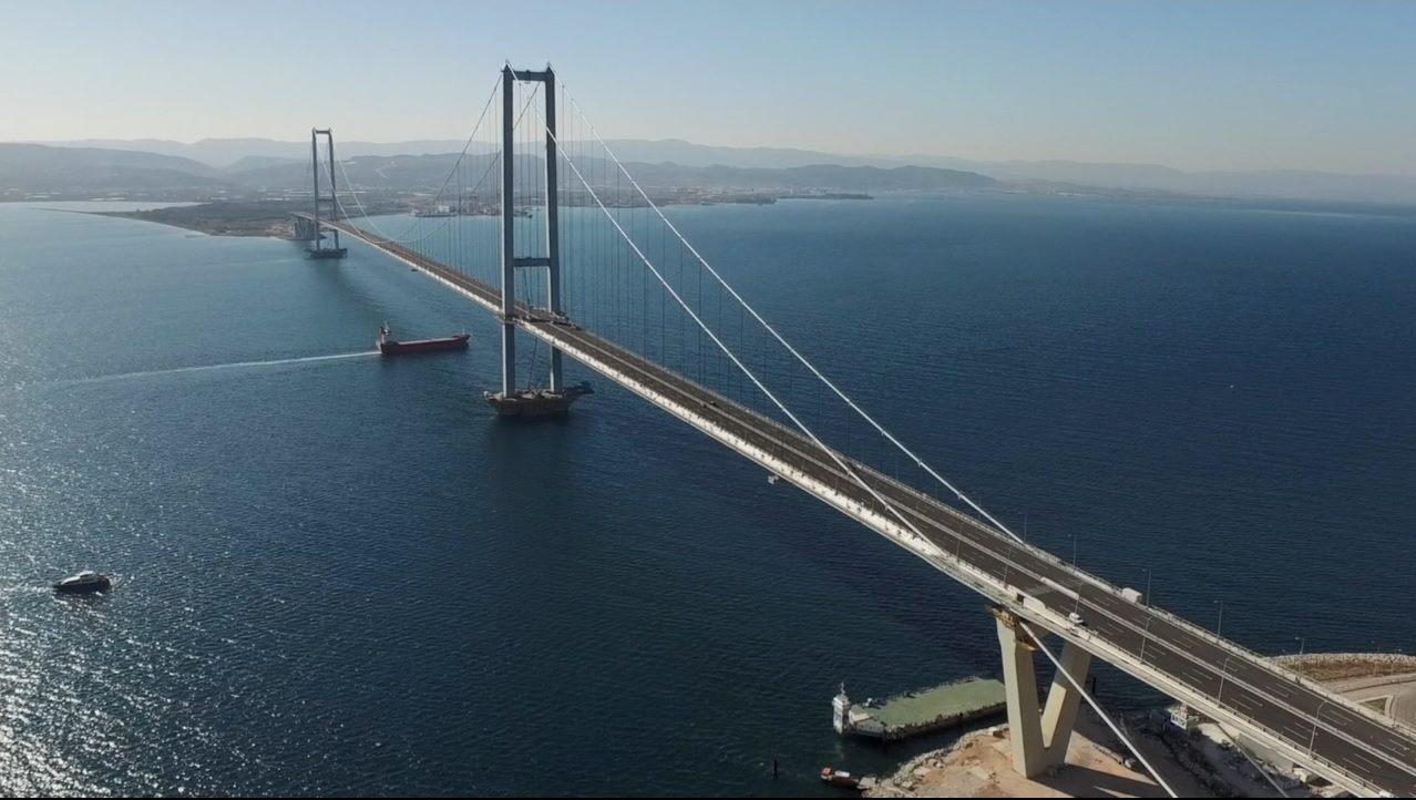 PAMFLET | Podul brăilenilor, distracţia gălăţenilor. E gata şi nu ştim noi?