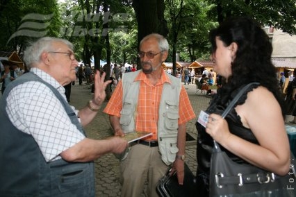 „Deschide-ţi mintea, deschide o carte!” 