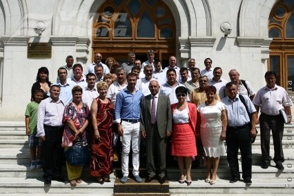 Discursuri pe mai multe voci la Consiliul Judeţului