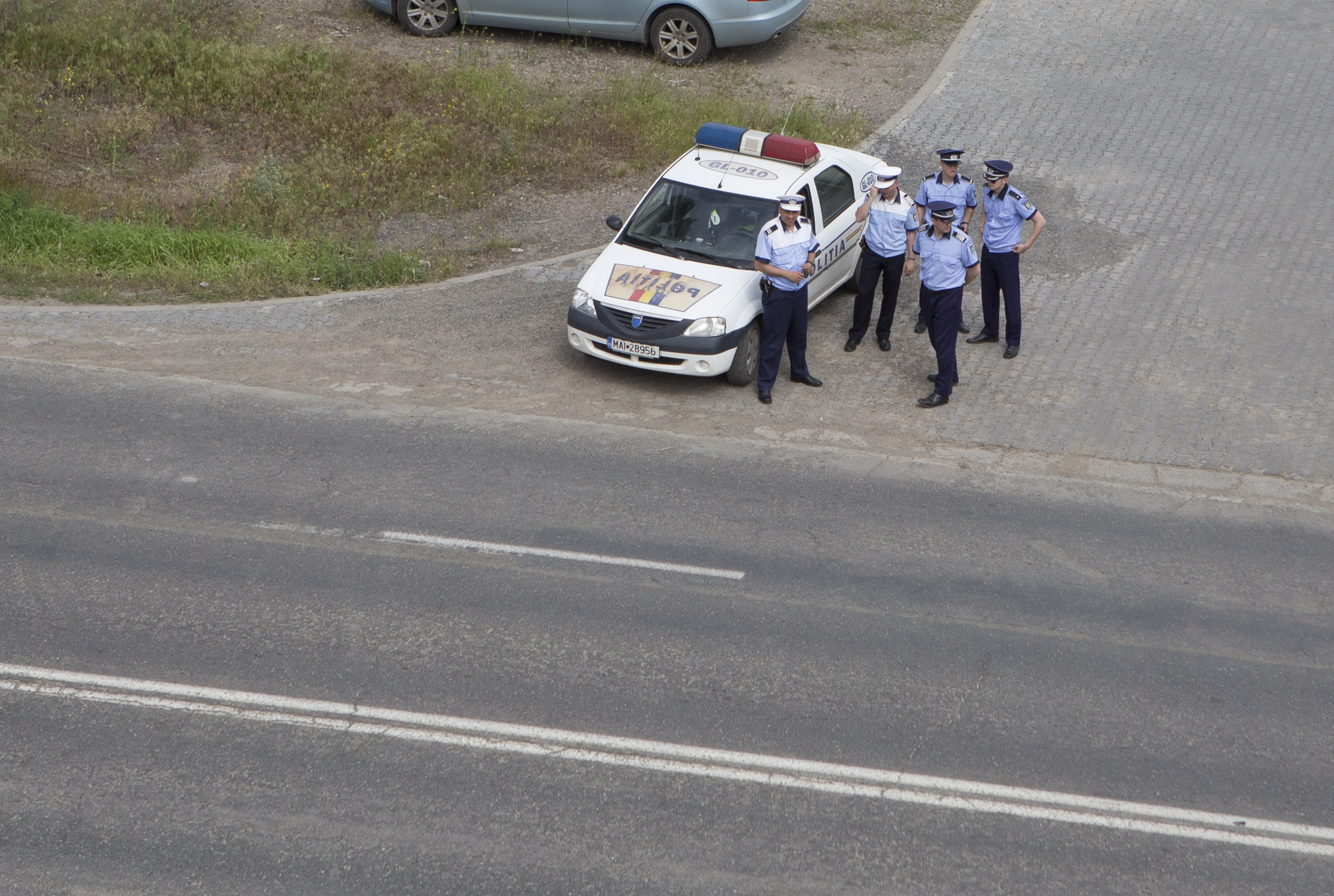 Poliţia Galaţi s-a apucat de împărţit DOSARE penale şi AMENZI, în cadrul acţiunii "Blocada"