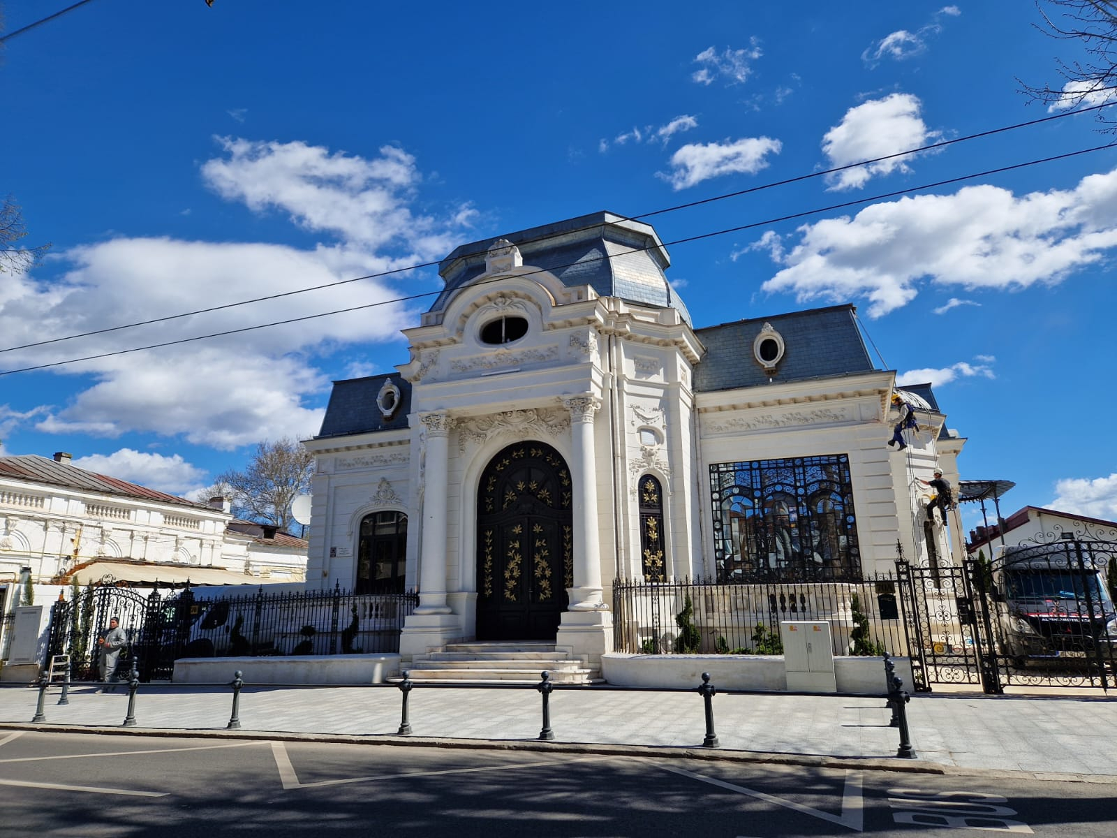 „Prin AÚRIA PALACE, redăm Galaţiului o parte din eleganţa lui”. Ce se pregăteşte în clădirea de lângă sediul „Vieţii libere”