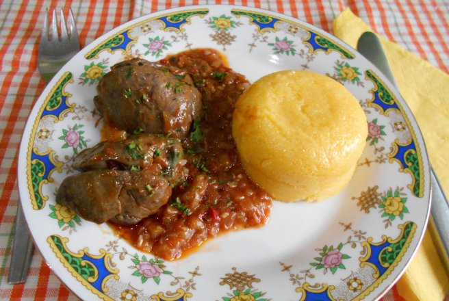 Cea mai simplă rețetă. Tocăniță de ficăței de pui cu mămăliguță