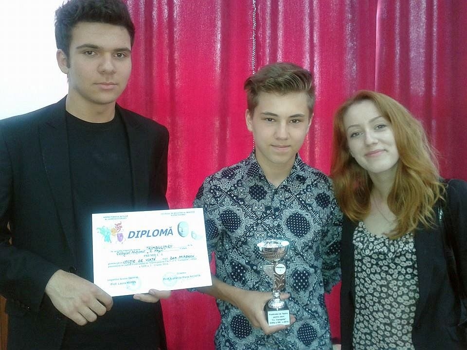 TINERII ŞI ORAŞUL/ Pasiune pentru TEATRU de pe băncile liceului 