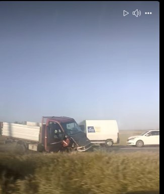 O șoferiță grăbită a blocat DN 25