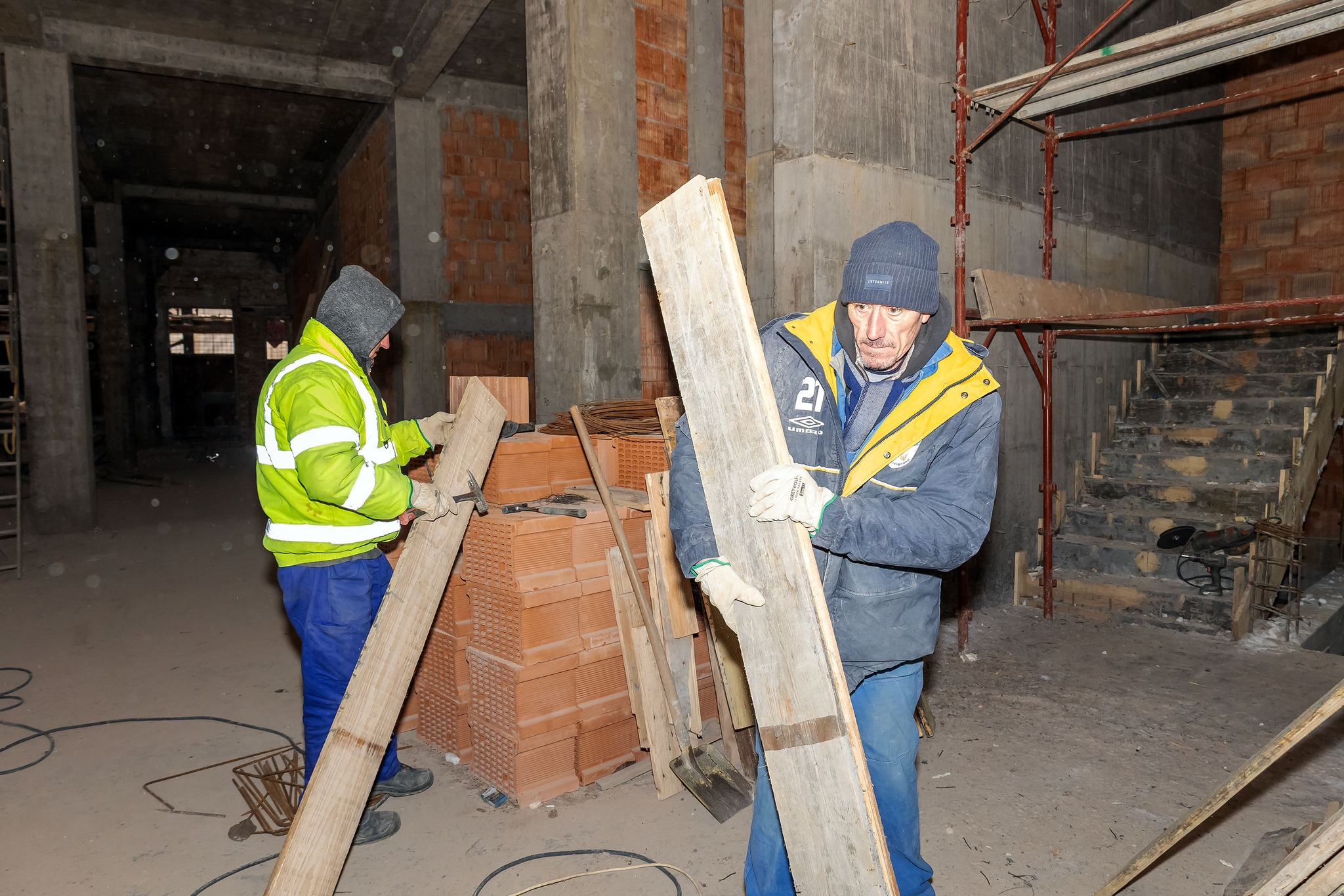 Poza zilei. Cum se lucrează pe şantier, pe Cod galben de ger