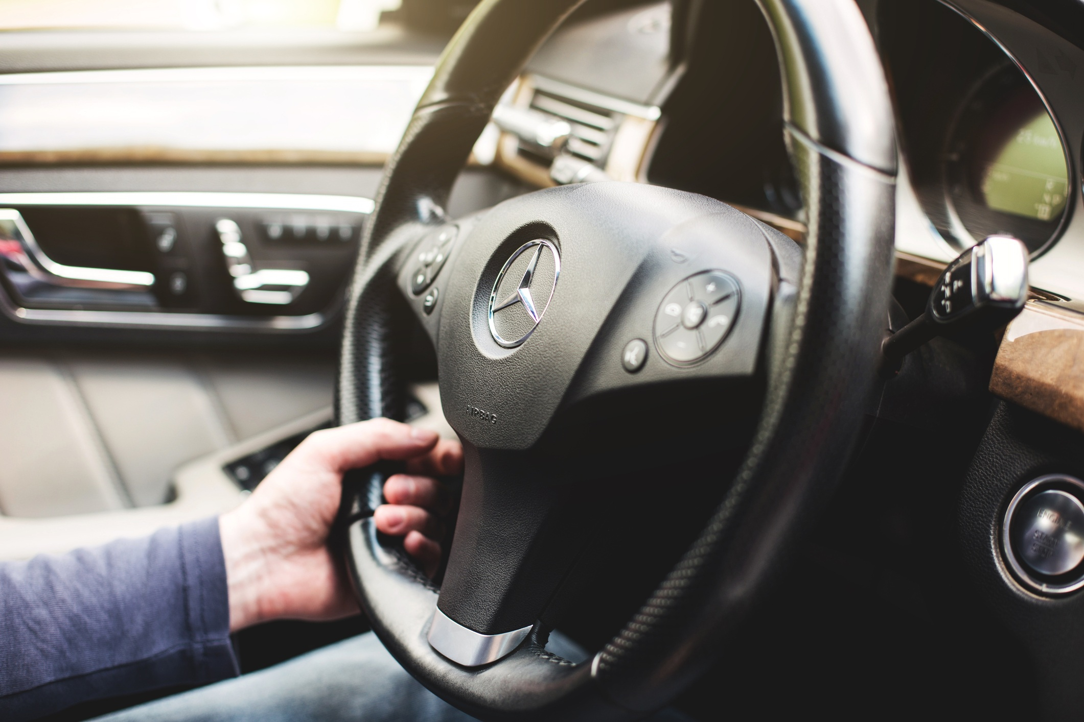 Proprietarii mașinilor de lux, în vizorul ANAF