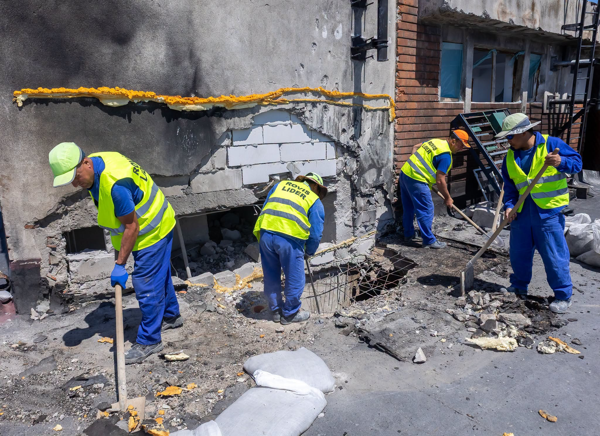 Bani din fondul de rezervă al bugetului local pentru blocul lovit de dronă din Mazepa. Vot în ședință extraordinară