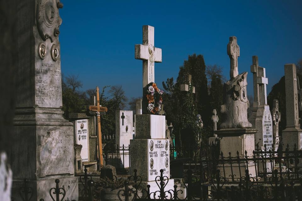 Igienizarea MORMINTELOR unor personalităţi