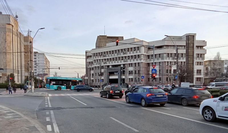 Cifre îngrijorătoare privind poluarea provocată de mașini în Galați. Traficul auto sufocă orașul
