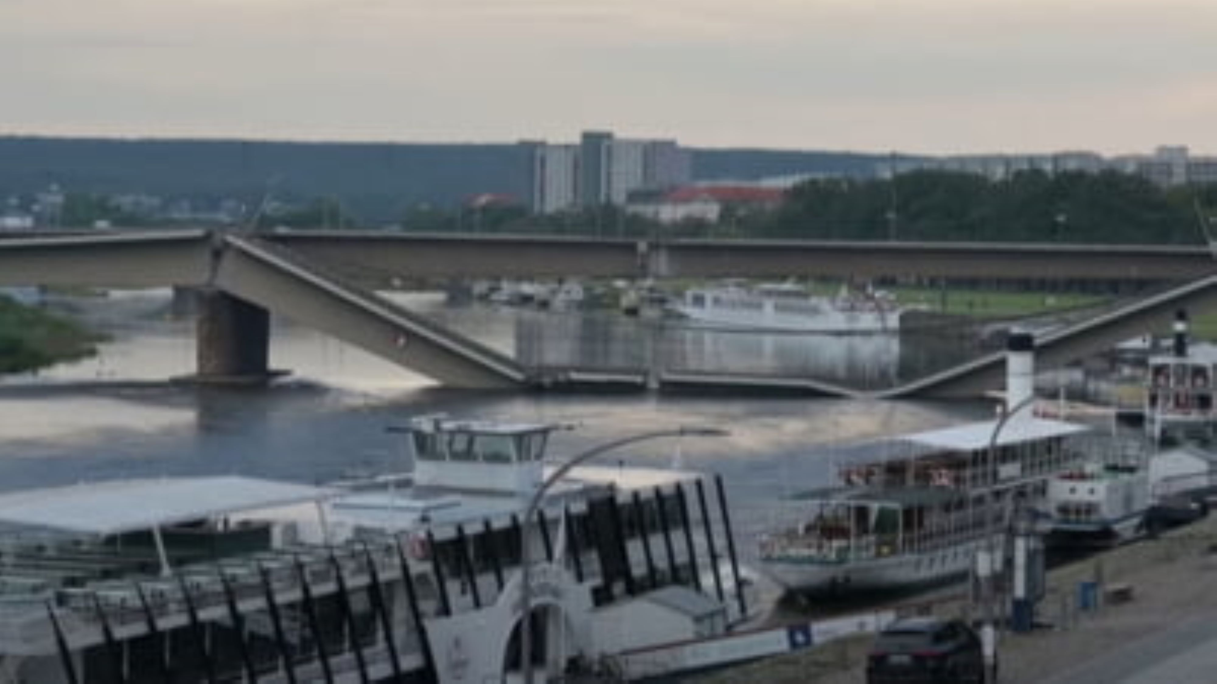 Un pod din Dresda s-a prăbușit din senin