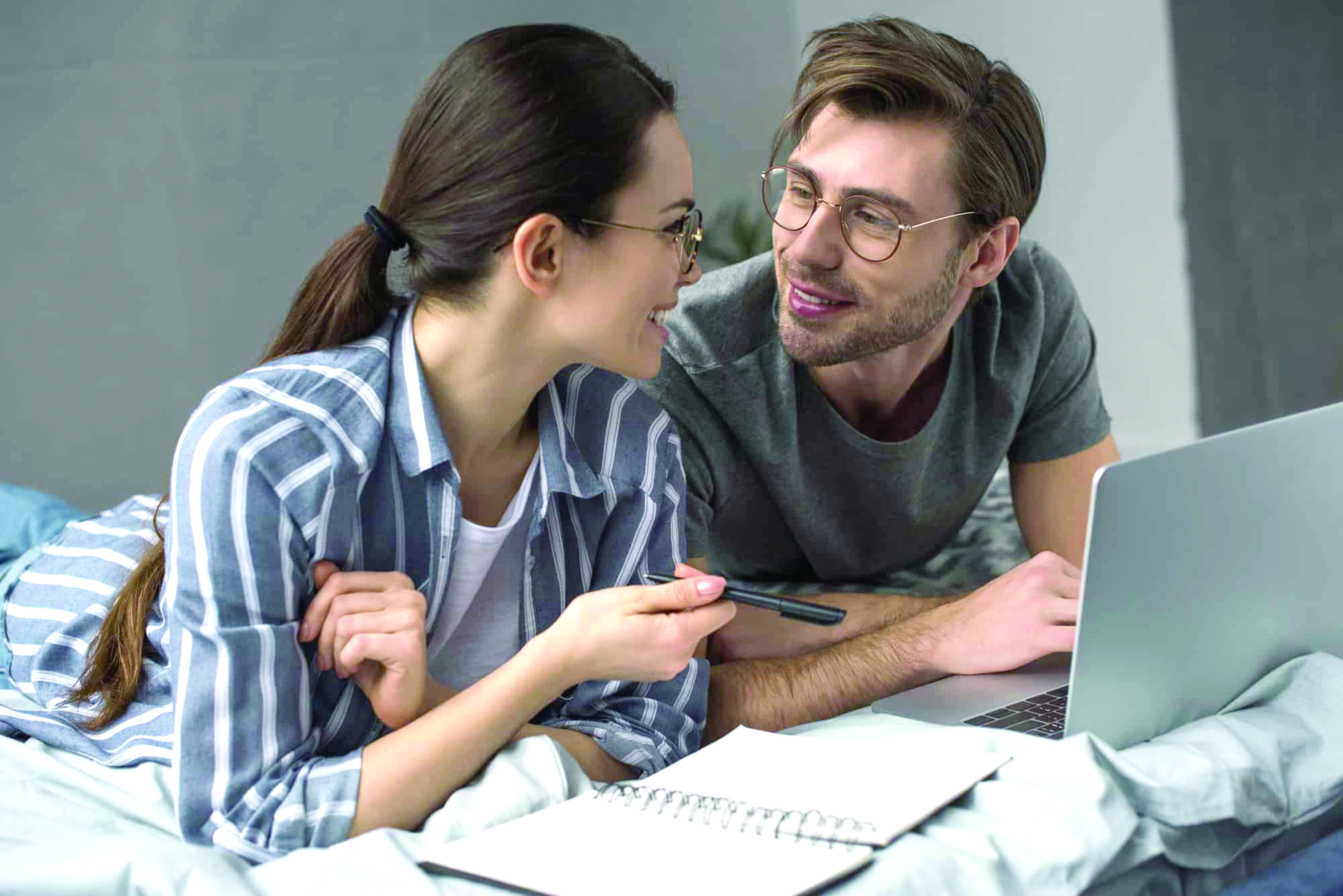 Ce le place bărbaţilor la femei, potrivit ştiinţei