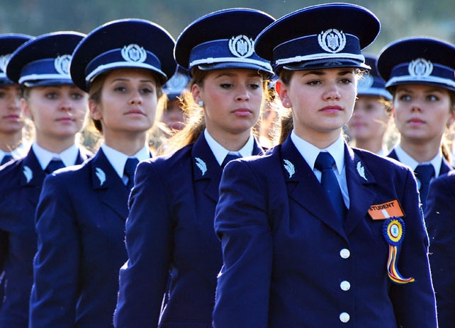 Se caută poliţişti şi jandarmi! Viitorii oameni ai legii sunt aşteptaţi la înscriere