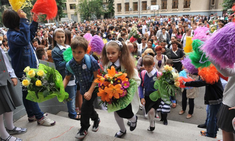 Când începe şcoala în septembrie şi câte vacanţe vor avea elevii