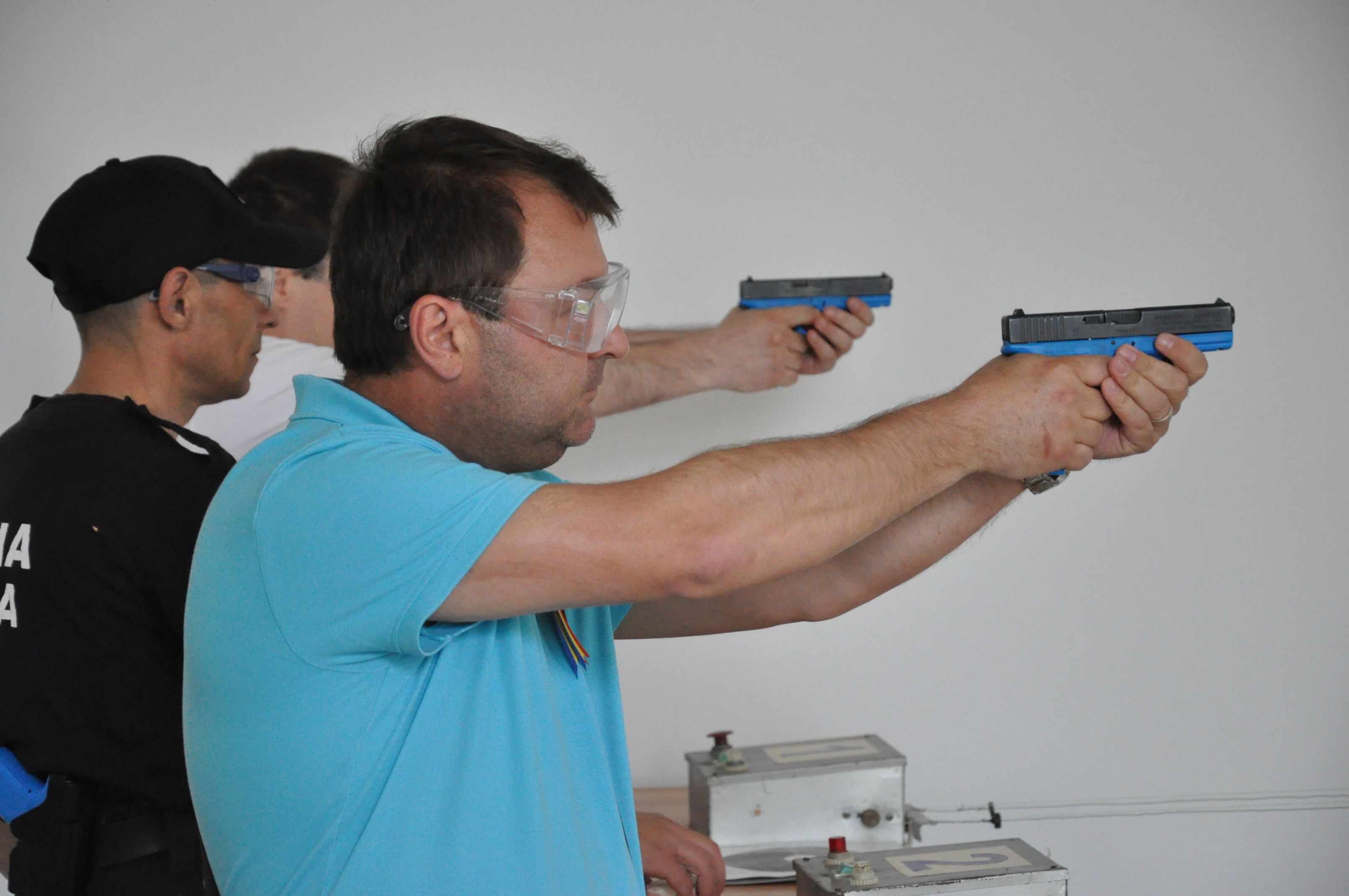 CUPA PRESEI LA TIR la Poliţia Locală. Ziariştii, drept la ţintă!