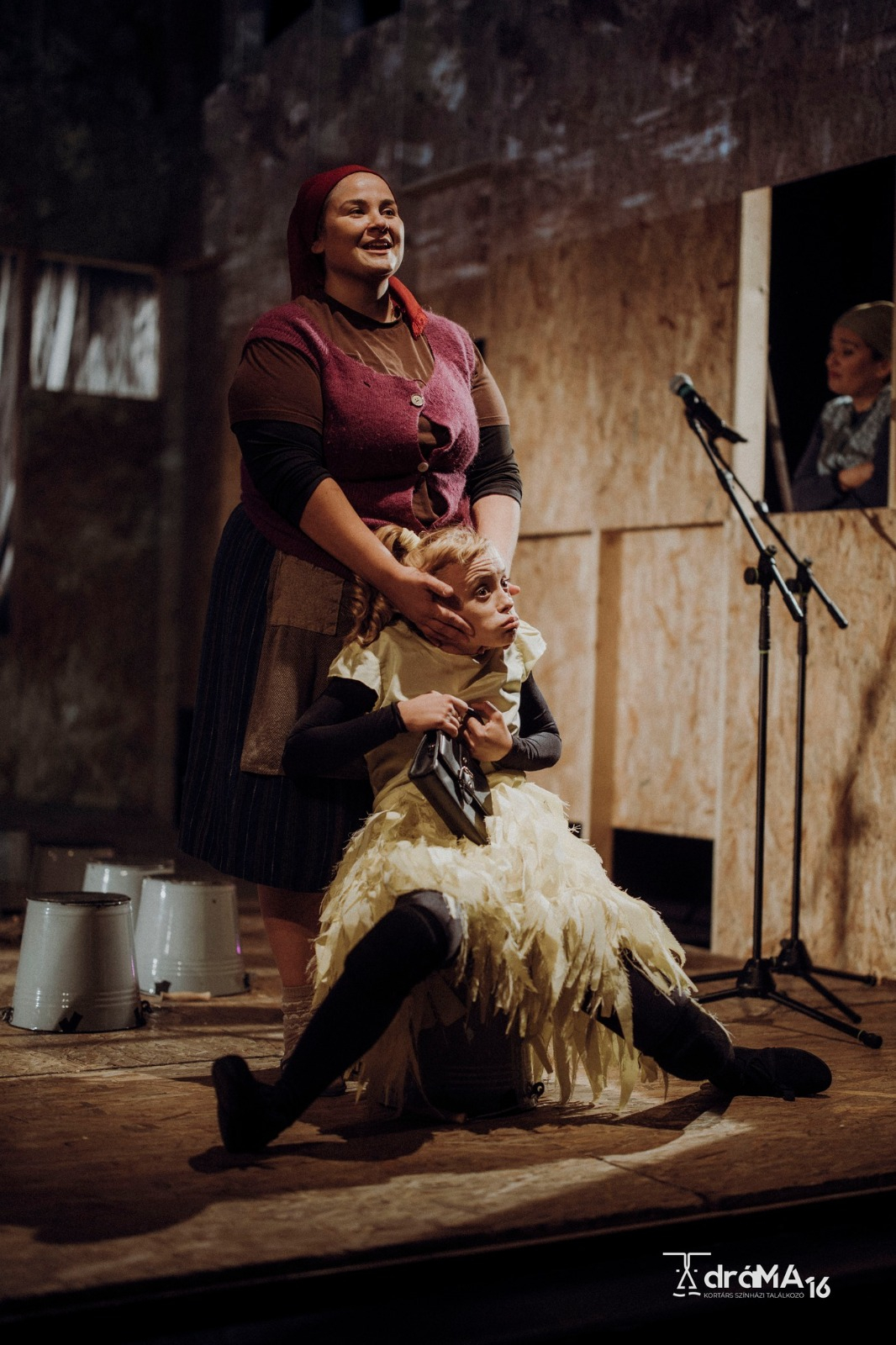 Patru noi premii pentru spectacolul gălăţean „Regina nopţii”