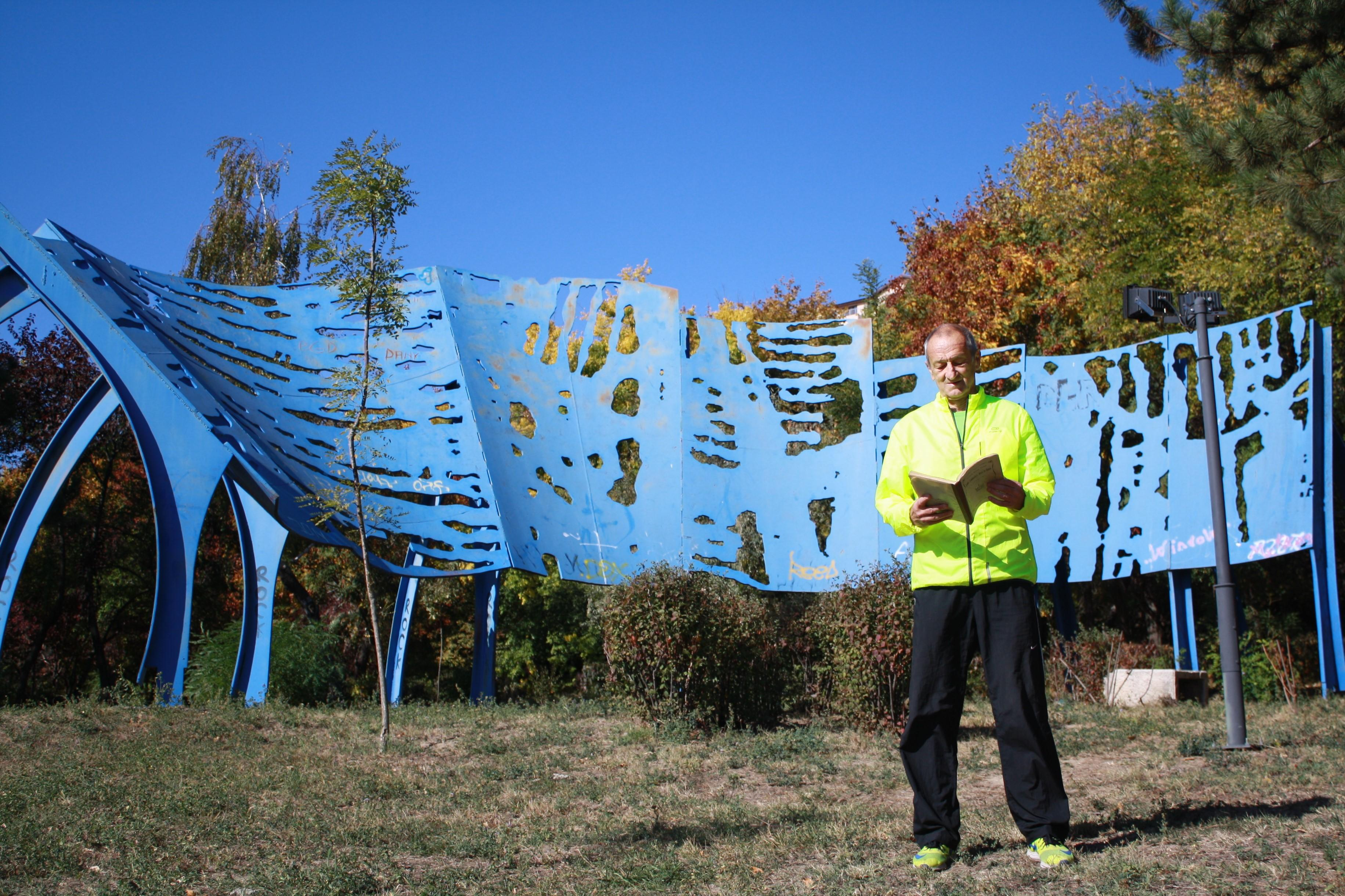 România pe hârtie în 100 de chipuri. Bucureștenii dau milioane pe opera lui, noi o mâzgălim