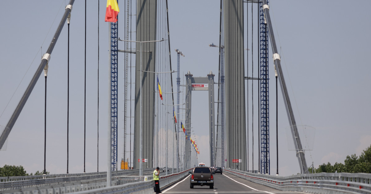 Se caută noi soluții tehnice pentru asfaltarea podului peste Dunăre