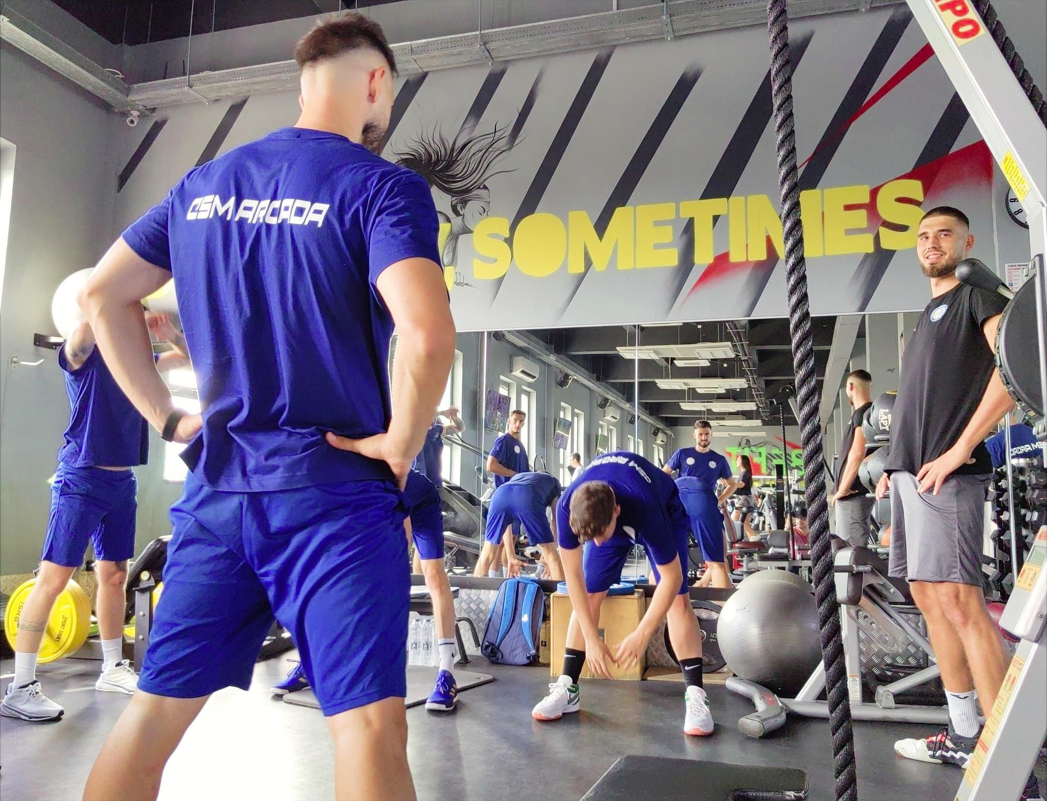 Prima săptămână a pregătirilor de vară pentru voleibaliştii CSM Arcada