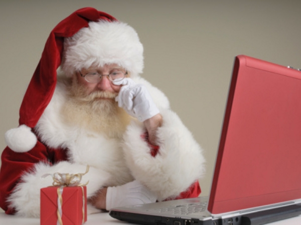 CUM poate ajunge MOŞ CRĂCIUN şi în casele copiilor din Galaţi