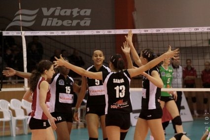 Dublă întâlnire CSU Metal - Dacia Mioveni, în turneul play-off de volei feminin