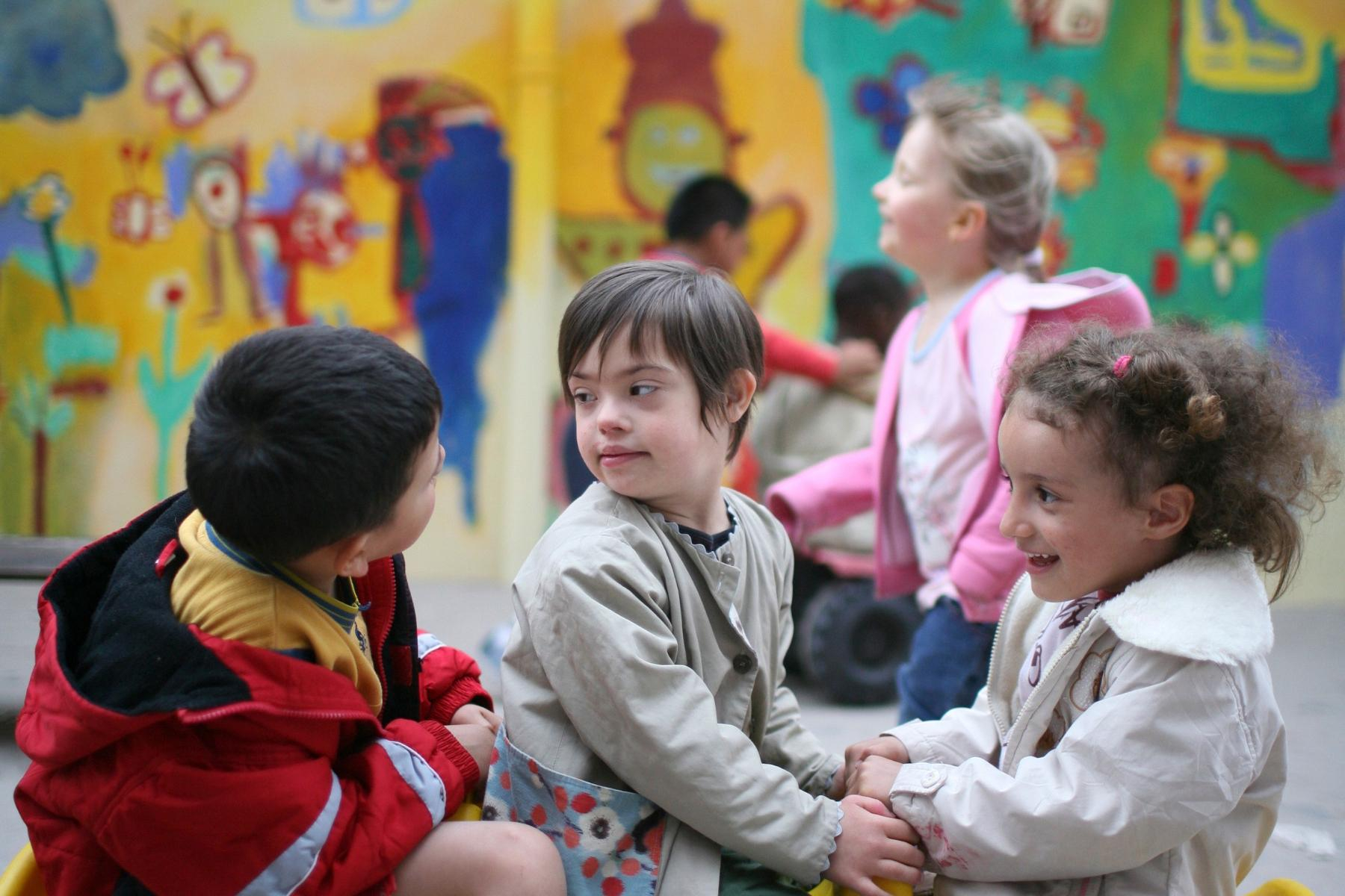 Părinţii copiilor cu sindrom Down, invitaţi la mobilizare