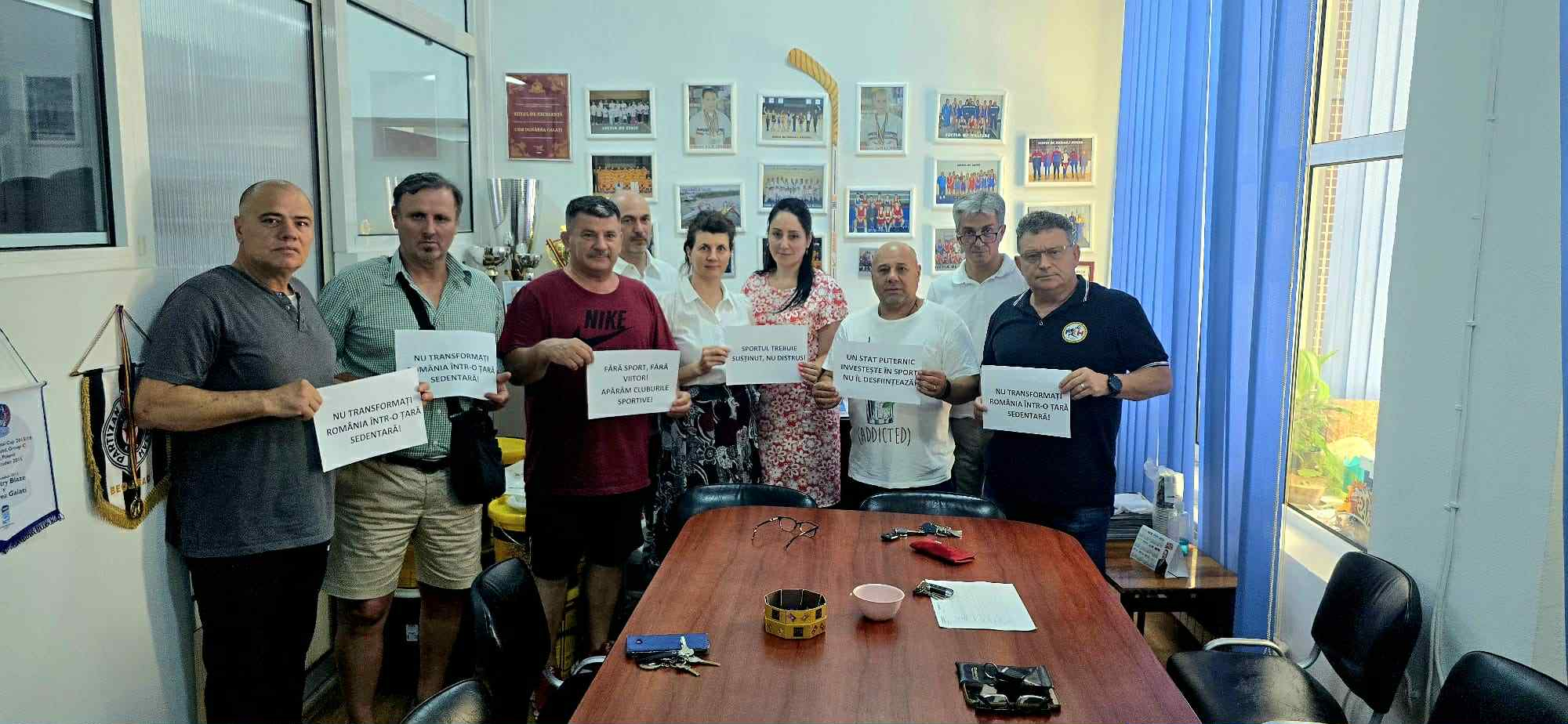 Angajații CSM Dunărea - protest împotriva măsurilor Guvernului