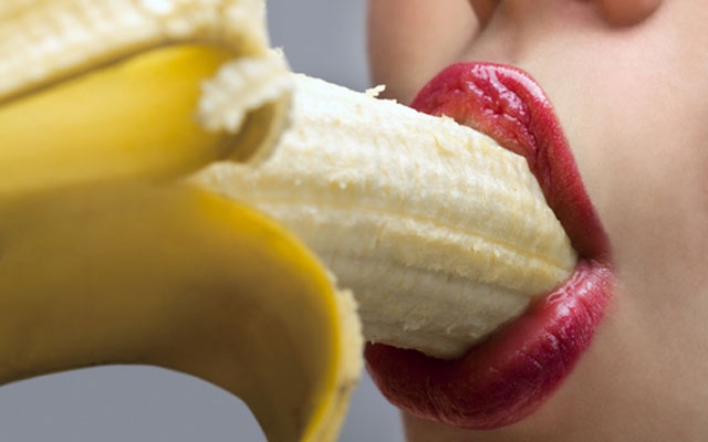 STUDIU/ Sexul oral creşte riscul de CANCER bucal