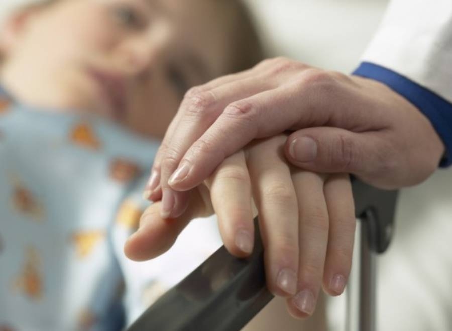 UPDATE/ 43 de ELEVI, la SPITAL după ce au consumat MÂNCARE de la o firmă de catering