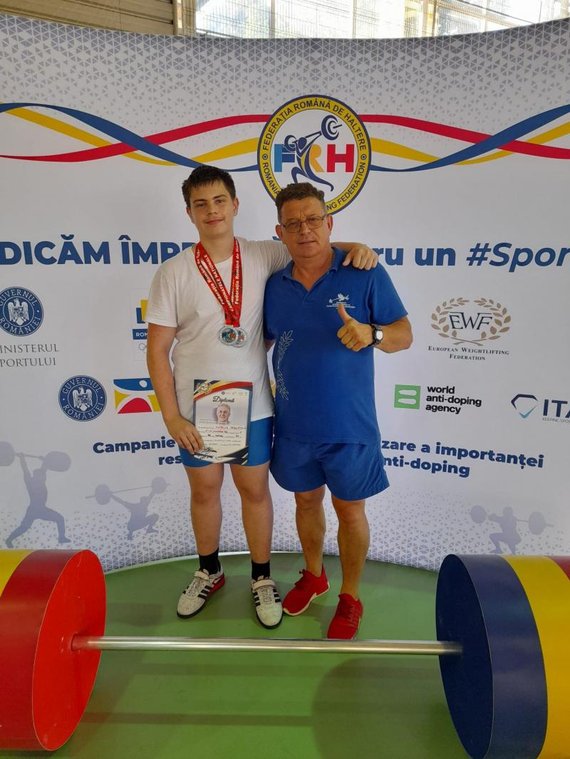 Trei titluri de vicecampion, la juniori