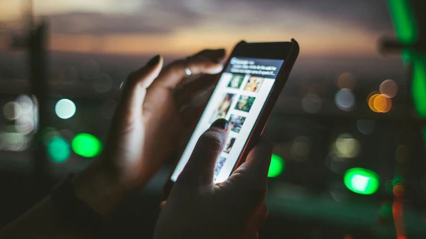 Numerele de telefon rămân, operatorii se schimbă