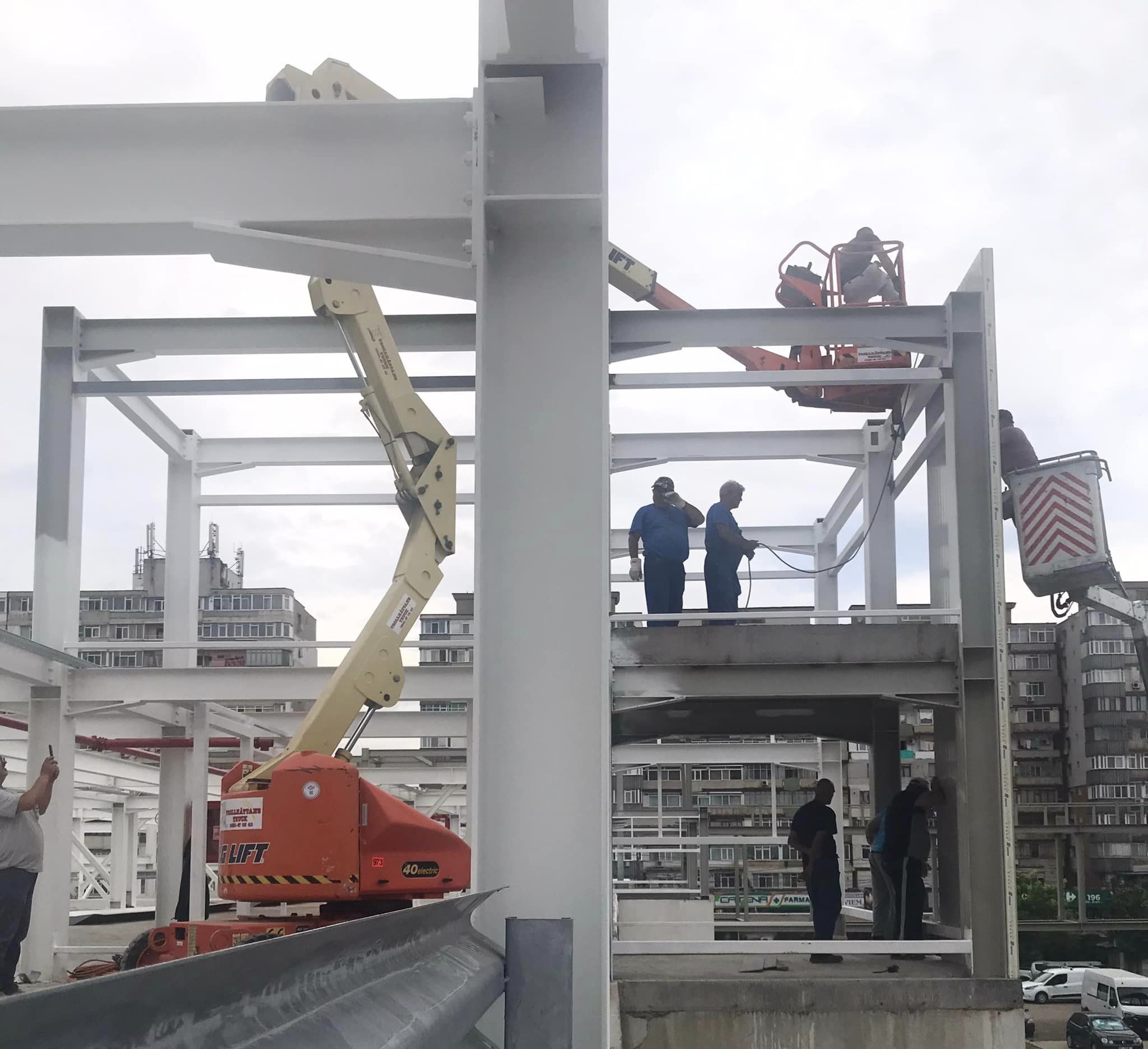 Stadiul lucrărilor la parcarea supraetajată