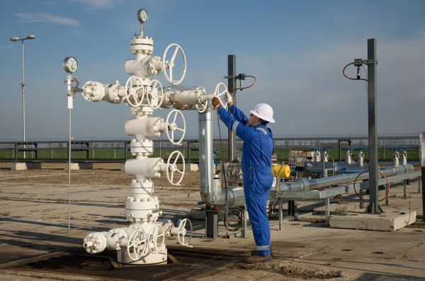 Declin natural al zăcămintelor de țiței