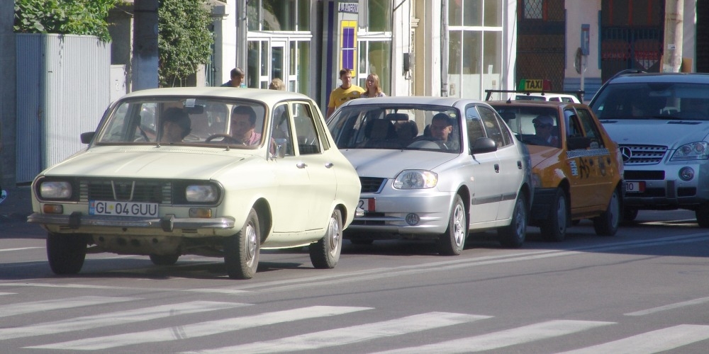 Gălăţenii cumpără mai multe maşini vechi