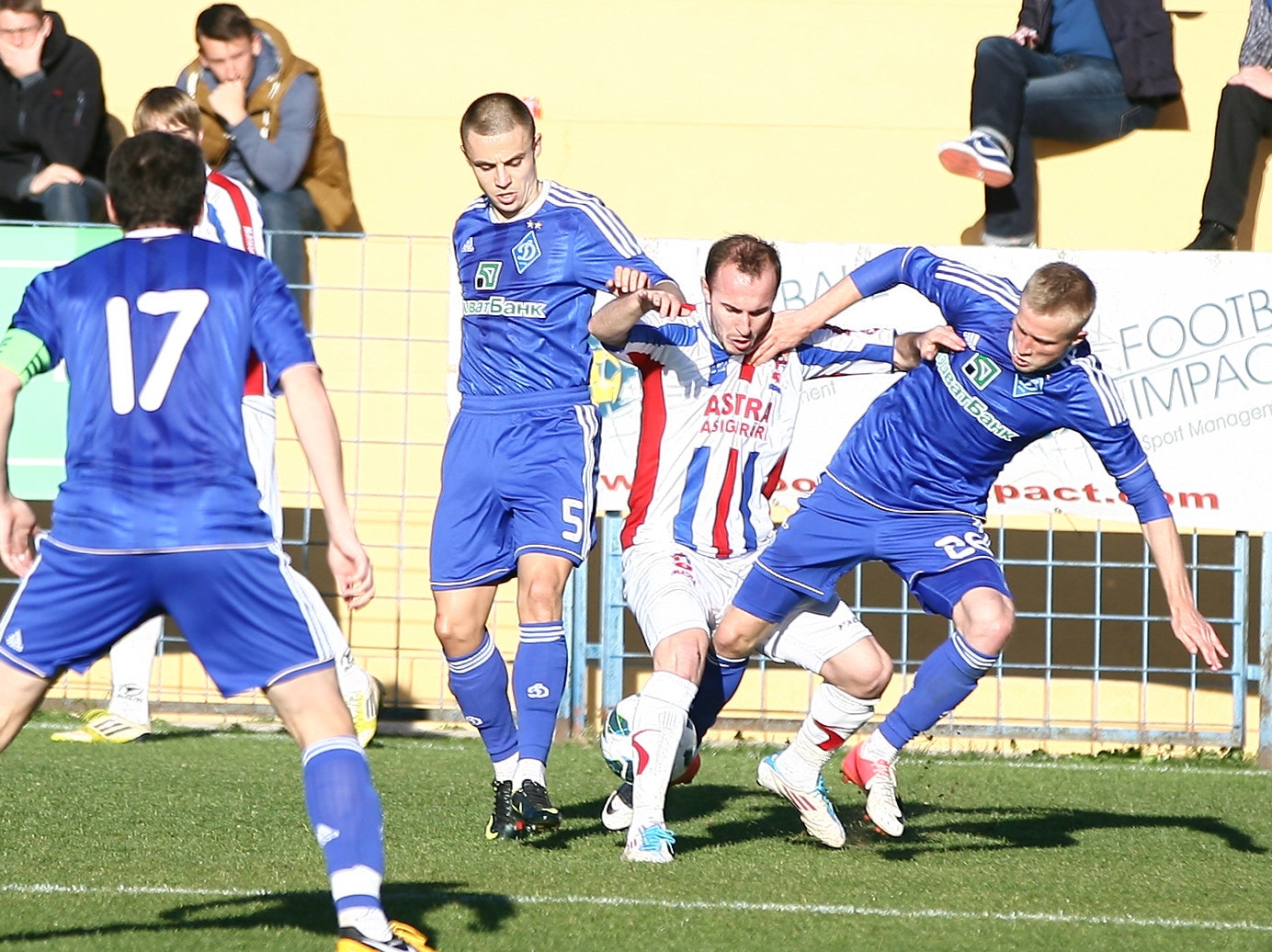 Adversari de marcă în stagiul din Spania/ Oţelul va juca cu echipa lui Dan Petrescu