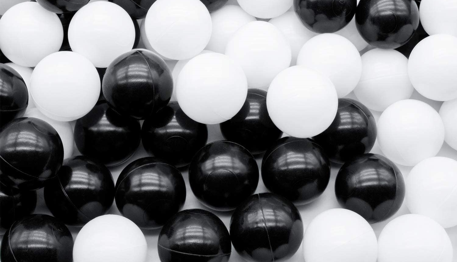 Angajatul 131477 al Primăriei Galaţi face şi drege