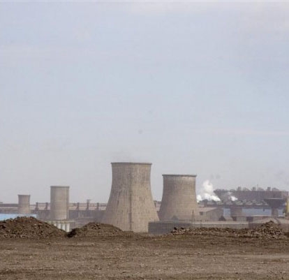 După eşuarea licitaţiei pe energie, ArcelorMittal ameninţă voalat cu retragerea din România