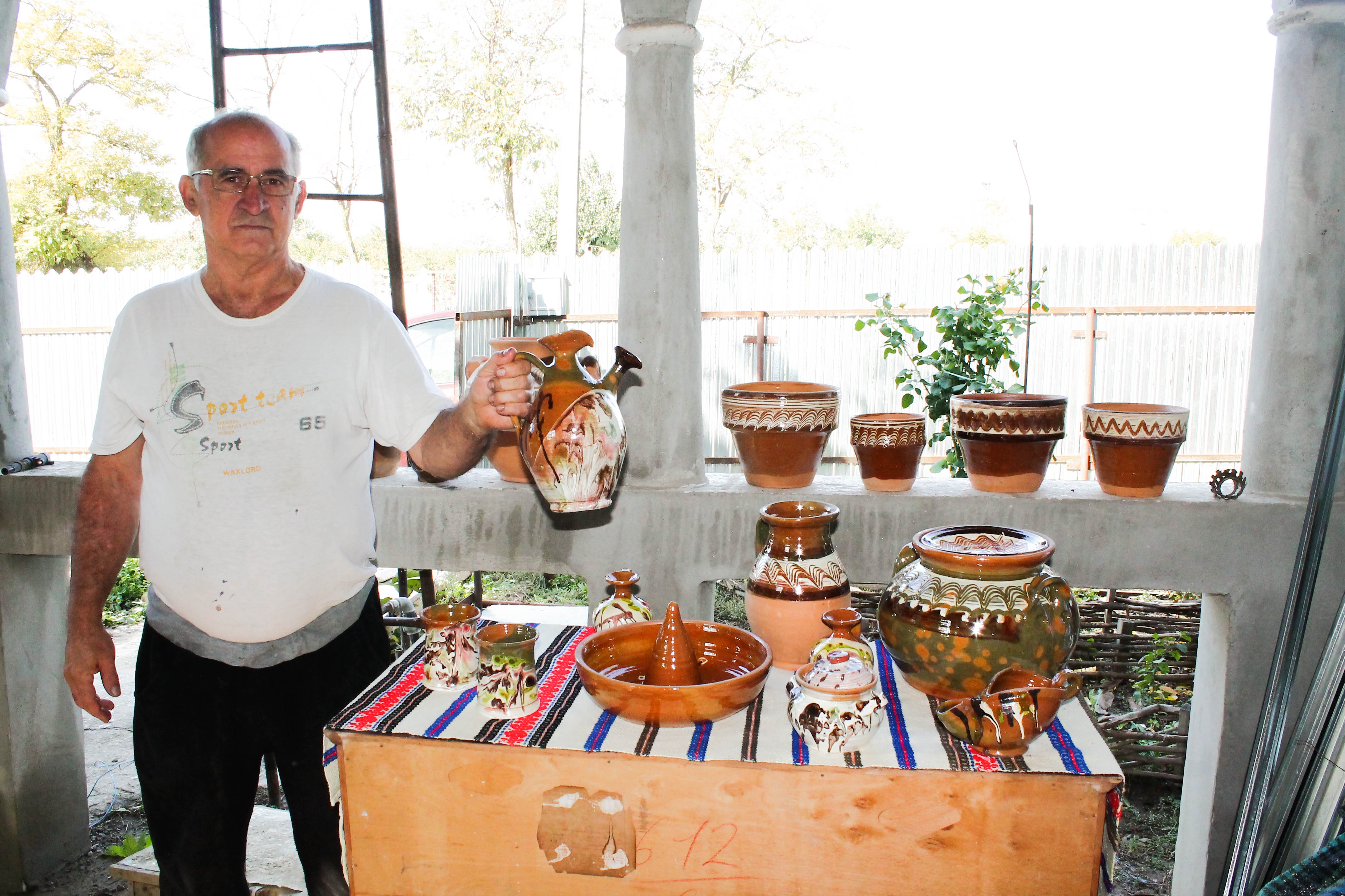 VIDEO/ Marcel Mocanu - ultimul meşter olar gălăţean. Lecţie de măestrie