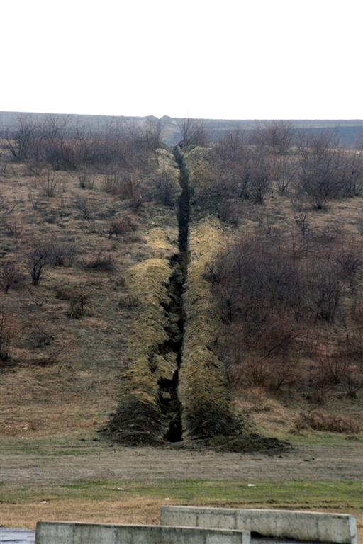GALERIE FOTO / Mafia hoţilor de fier distruge sistemele de irigaţii. Satul în care se fură tot, sub ochii autorităţilor