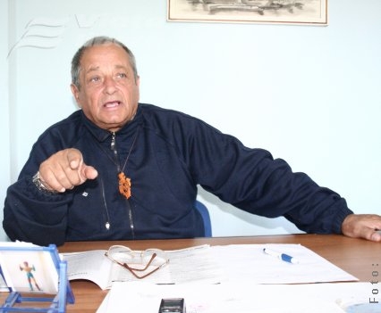 Corneliu Antoniu şi încă un volum de versuri