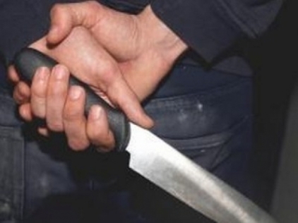 Doi bărbaţi înarmaţi au fost depistaţi în aceeaşi seară pe o stradă din Galaţi